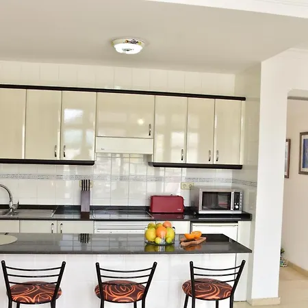 Side * פוארטו דה מוגן