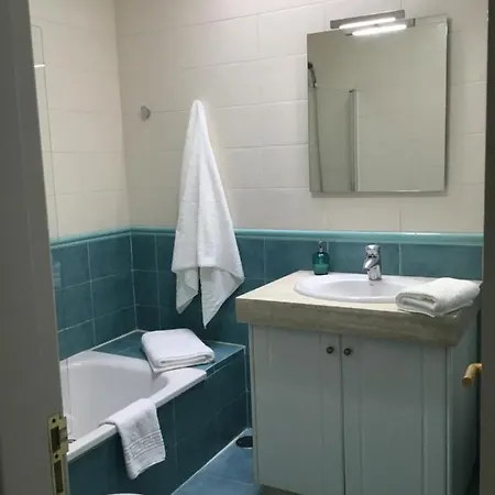 Side * פוארטו דה מוגן