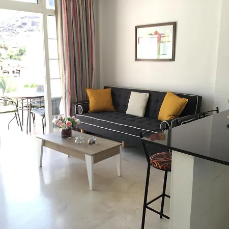 Side פוארטו דה מוגן