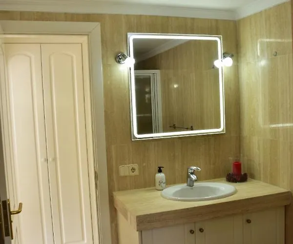 Side Apartment *