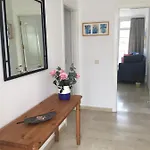 דירה Side